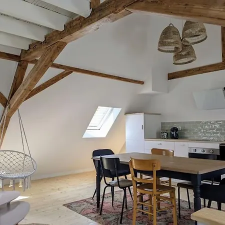 Apartment Le Grenier Du Rempart, Au Coeur Du Village *
